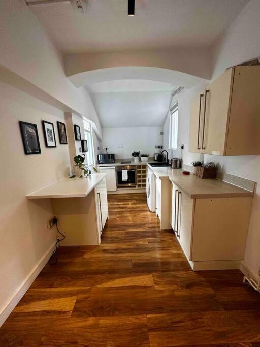 Spacious For 4 Near Regents Park N1 Londra