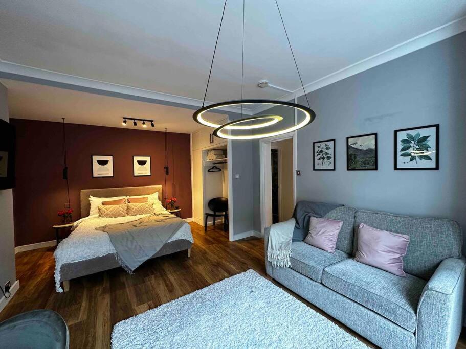Spacious For 4 Near Regents Park N1 * Londra
